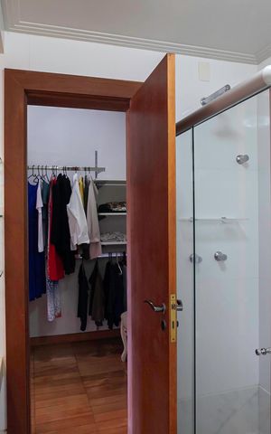 Casa de condomínio para alugar com 970m², 3 quartos e 5 vagas Casa de condomínio para alugar com 970m², 3 quartos e 5 vagasBanheiro 1 da suíte