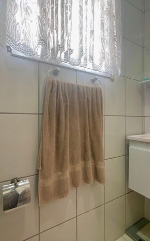 Casa à venda com 70m², 2 quartos e 1 vaga Casa à venda com 70m², 2 quartos e 1 vagaBanheiro 1