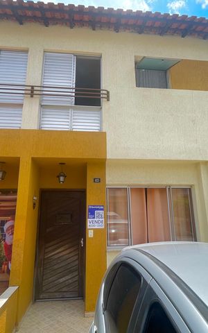 Casa à venda com 70m², 2 quartos e 1 vaga Casa à venda com 70m², 2 quartos e 1 vagaPlaca instalada na fachada do imóvel