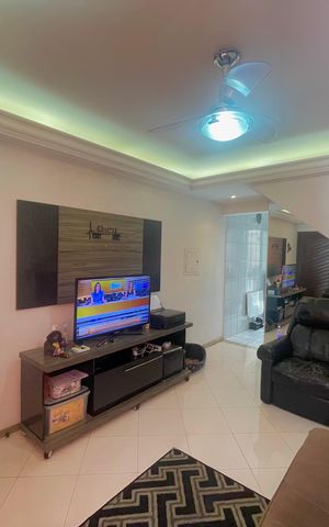 Casa à venda com 70m², 2 quartos e 1 vaga Casa à venda com 70m², 2 quartos e 1 vagaSala