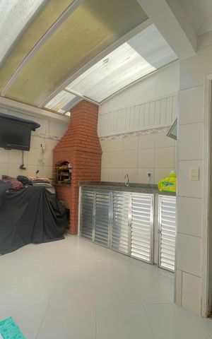 Casa à venda com 70m², 2 quartos e 1 vaga Casa à venda com 70m², 2 quartos e 1 vagaÁrea de Serviço
