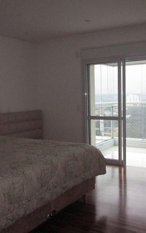 Apartamento para alugar com 266m², 4 quartos e 4 vagas