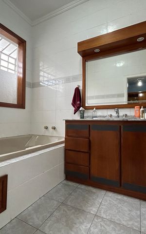 Apartamento para alugar com 450m², 3 quartos e 6 vagas Apartamento para alugar com 450m², 3 quartos e 6 vagasBanheiro 2