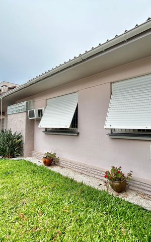 Apartamento para alugar com 450m², 3 quartos e 6 vagas Apartamento para alugar com 450m², 3 quartos e 6 vagasFachada