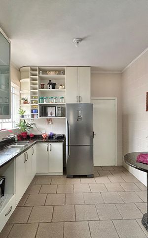 Apartamento para alugar com 450m², 3 quartos e 6 vagas Apartamento para alugar com 450m², 3 quartos e 6 vagasCozinha