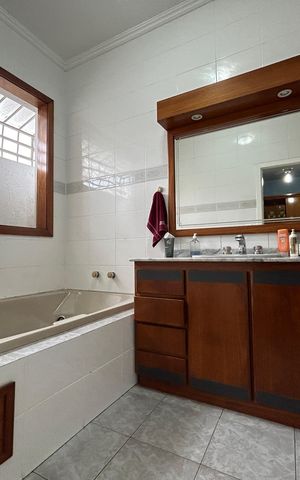 Apartamento para alugar com 450m², 3 quartos e 6 vagas Apartamento para alugar com 450m², 3 quartos e 6 vagasBanheiro 2