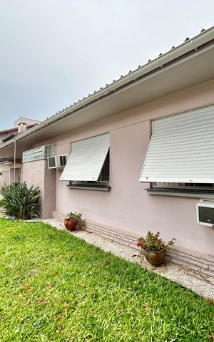 Apartamento para alugar com 450m², 3 quartos e 6 vagas Apartamento para alugar com 450m², 3 quartos e 6 vagasFachada