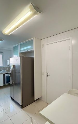 Apartamento à venda com 185m², 4 quartos e 3 vagas Apartamento à venda com 185m², 4 quartos e 3 vagasCozinha