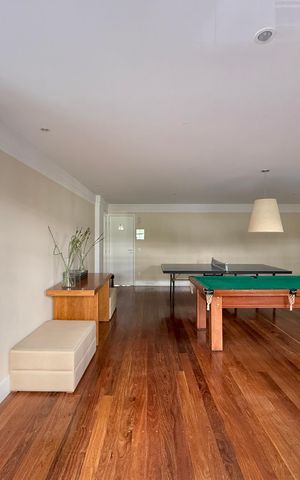 Apartamento à venda com 185m², 4 quartos e 3 vagas Apartamento à venda com 185m², 4 quartos e 3 vagasSalão de Jogos Adulto