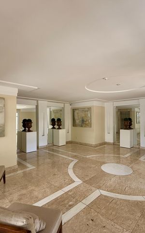 Apartamento à venda com 185m², 4 quartos e 3 vagas Apartamento à venda com 185m², 4 quartos e 3 vagasHall Social Bloco