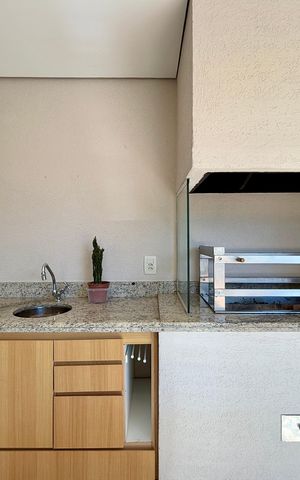 Apartamento à venda com 185m², 4 quartos e 3 vagas Apartamento à venda com 185m², 4 quartos e 3 vagasVaranda