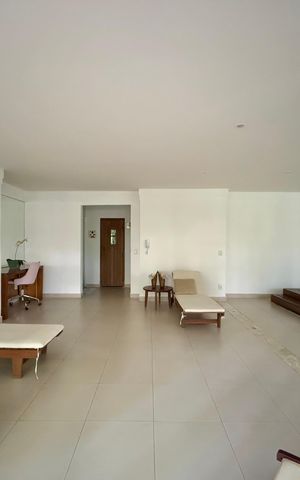 Apartamento à venda com 185m², 4 quartos e 3 vagas Apartamento à venda com 185m², 4 quartos e 3 vagasSpa e Sauna