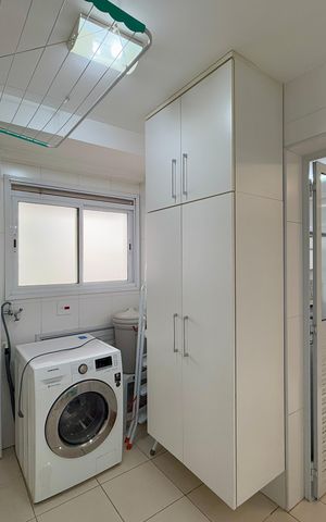 Apartamento à venda com 185m², 4 quartos e 3 vagas Apartamento à venda com 185m², 4 quartos e 3 vagasÁrea de Serviço