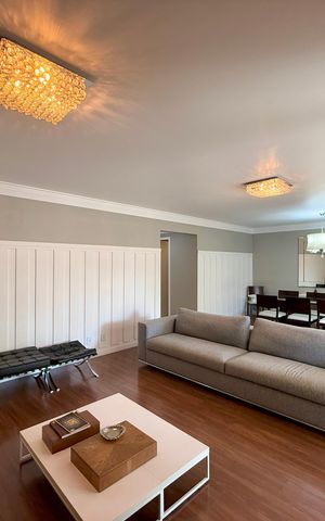 Apartamento à venda com 185m², 4 quartos e 3 vagas Apartamento à venda com 185m², 4 quartos e 3 vagasSala