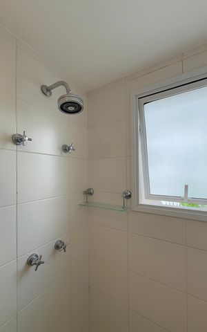 Apartamento à venda com 185m², 4 quartos e 3 vagas Apartamento à venda com 185m², 4 quartos e 3 vagasBanheiro Suíte 2