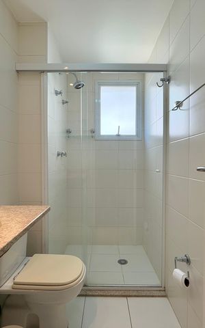 Apartamento à venda com 185m², 4 quartos e 3 vagas Apartamento à venda com 185m², 4 quartos e 3 vagasBanheiro Social