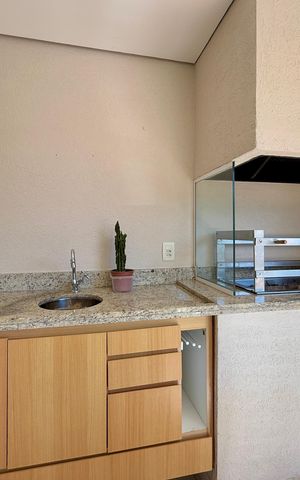 Apartamento à venda com 185m², 4 quartos e 3 vagas Apartamento à venda com 185m², 4 quartos e 3 vagasVaranda