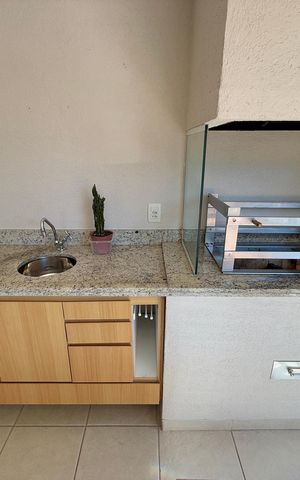 Apartamento à venda com 185m², 4 quartos e 3 vagas Apartamento à venda com 185m², 4 quartos e 3 vagasVaranda