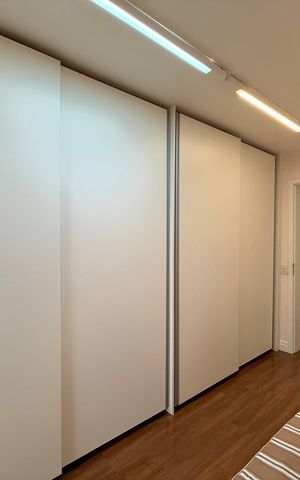 Apartamento à venda com 185m², 4 quartos e 3 vagas Apartamento à venda com 185m², 4 quartos e 3 vagasCloset Suíte 1