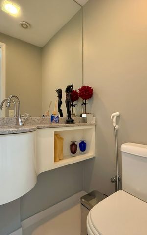 Apartamento à venda com 185m², 4 quartos e 3 vagas Apartamento à venda com 185m², 4 quartos e 3 vagasLavabo
