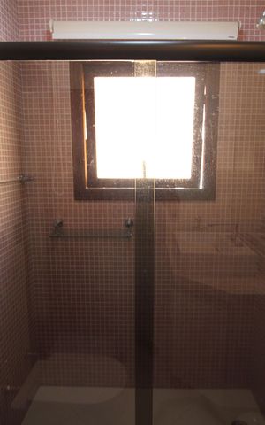 Casa à venda com 388m², 6 quartos e 6 vagasQuarto 4 - Banheiro