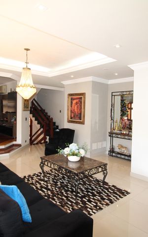 Casa à venda com 388m², 6 quartos e 6 vagasSala 2