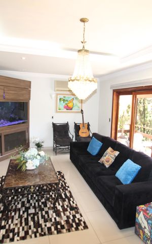 Casa à venda com 388m², 6 quartos e 6 vagasSala 2