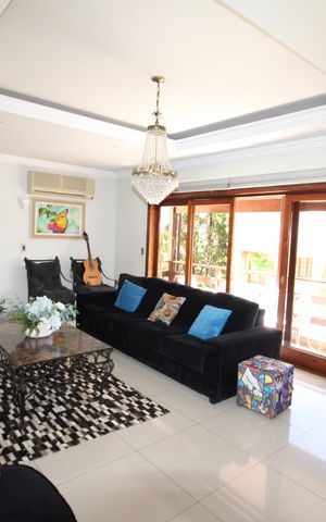 Casa à venda com 388m², 6 quartos e 6 vagasSala 2