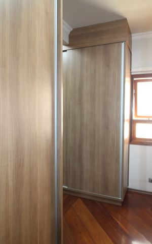 Casa à venda com 388m², 6 quartos e 6 vagasQuarto 1 - Closet