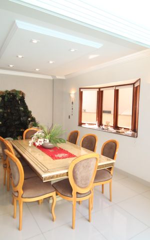 Casa à venda com 388m², 6 quartos e 6 vagasSala de Jantar