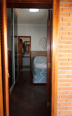 Casa à venda com 388m², 6 quartos e 6 vagasQuarto 3 - Varanda
