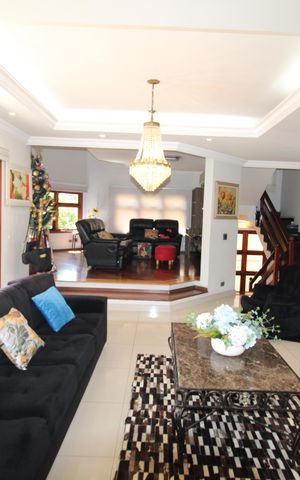 Casa à venda com 388m², 6 quartos e 6 vagasSala 2