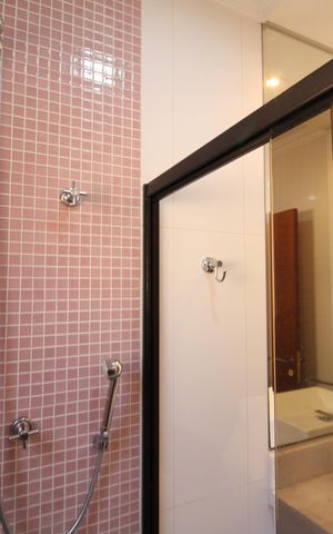 Casa à venda com 388m², 6 quartos e 6 vagasQuarto 4 - Banheiro