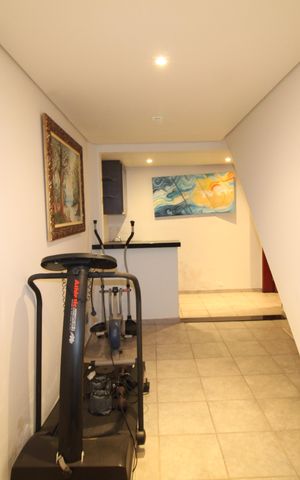 Casa à venda com 388m², 6 quartos e 6 vagasCozinha