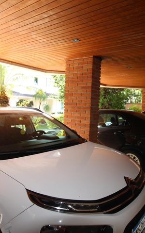 Casa à venda com 388m², 6 quartos e 6 vagasGaragem / Fachada
