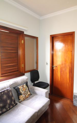 Casa à venda com 388m², 6 quartos e 6 vagasQuarto 2