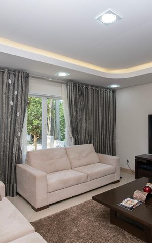 Casa de condomínio para alugar com 340m², 5 quartos e 4 vagas Casa de condomínio para alugar com 340m², 5 quartos e 4 vagasSala