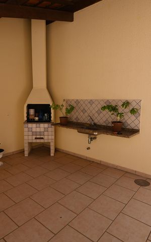 Casa à venda com 280m², 3 quartos e 4 vagasChurrasqueira