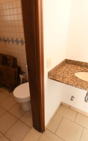 Casa à venda com 280m², 3 quartos e 4 vagasBanheiro Edícula