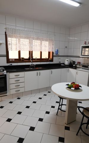 Casa à venda com 280m², 3 quartos e 4 vagasCozinha