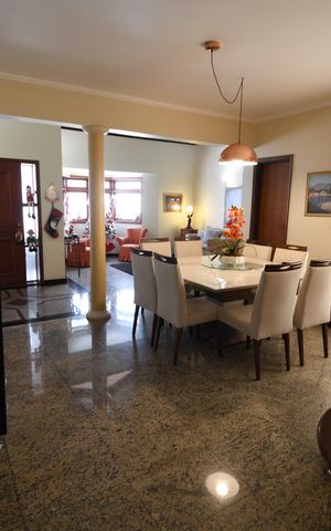 Casa à venda com 280m², 3 quartos e 4 vagasSala 