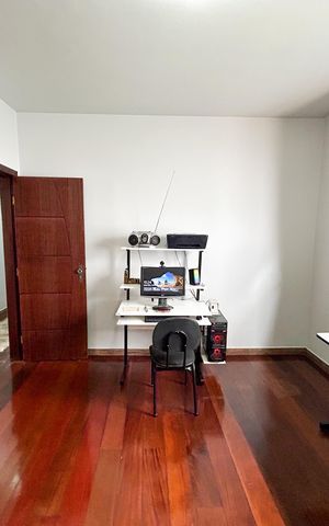 Casa à venda com 181m², 3 quartos e 4 vagas