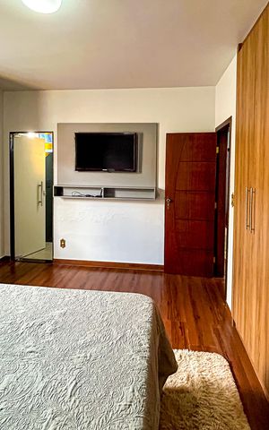 Casa à venda com 181m², 3 quartos e 4 vagas
