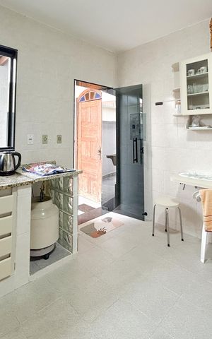 Casa à venda com 181m², 3 quartos e 4 vagas