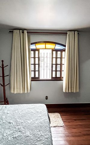 Casa à venda com 181m², 3 quartos e 4 vagas
