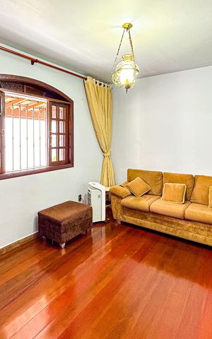 Casa à venda com 181m², 3 quartos e 4 vagas