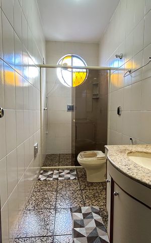 Casa à venda com 181m², 3 quartos e 4 vagas