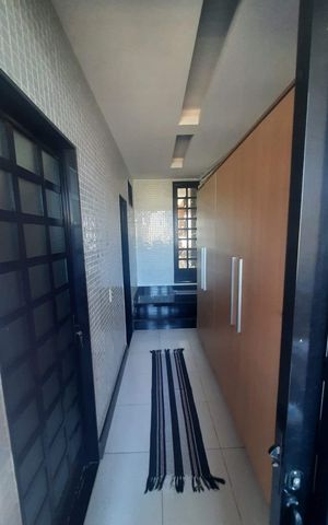 Casa de condomínio à venda com 310m², 3 quartos e 2 vagas Casa de condomínio à venda com 310m², 3 quartos e 2 vagasCorredor