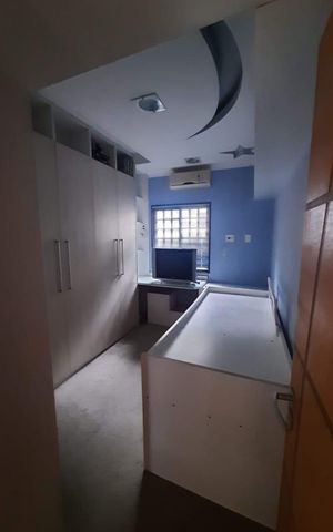 Casa de condomínio à venda com 310m², 3 quartos e 2 vagas Casa de condomínio à venda com 310m², 3 quartos e 2 vagasQuarto