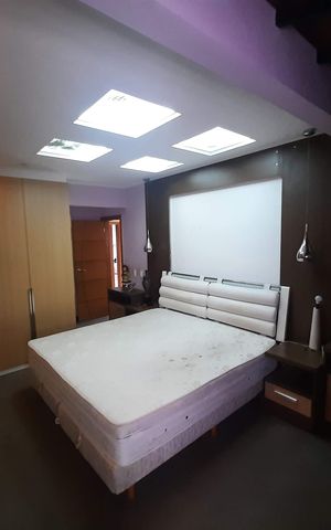 Casa de condomínio à venda com 310m², 3 quartos e 2 vagas Casa de condomínio à venda com 310m², 3 quartos e 2 vagasQuarto